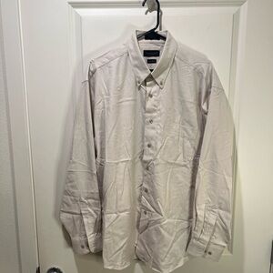 Van Heusen Men's Button-Down Shirt